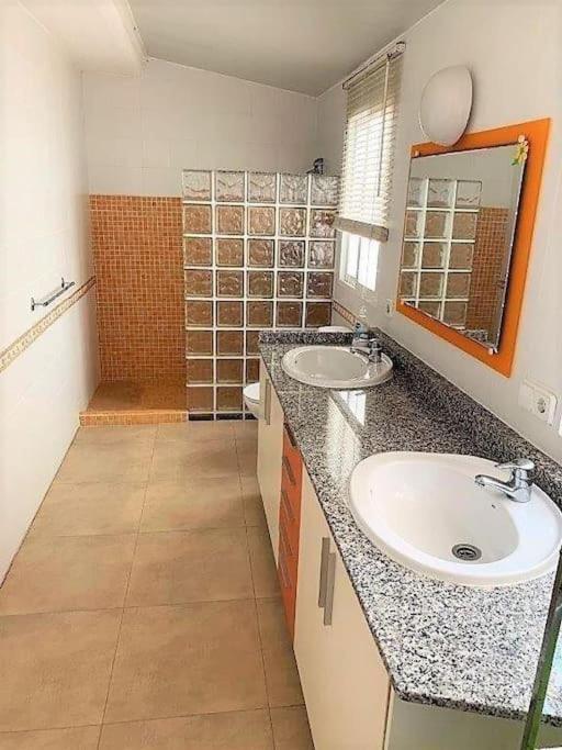 Villa Luxury 20mts Far From The Sea